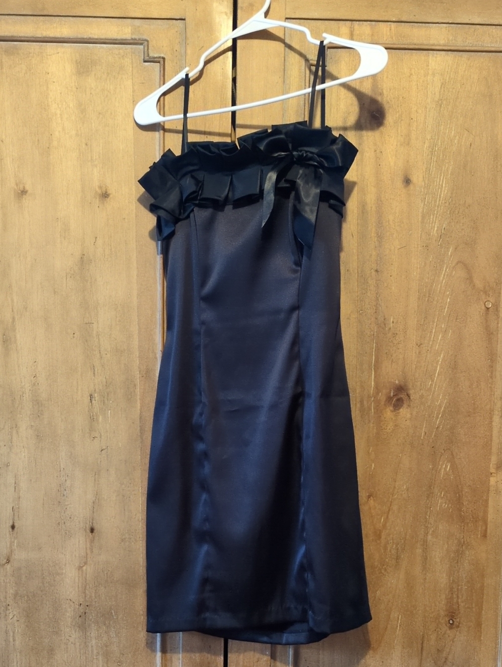 Roberta Bridal Black Satin Ruffle-Trim Pencil Dress Size 7/8